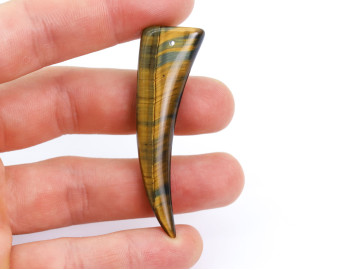 Kieł z Sokolego i Tygrysiego Oka