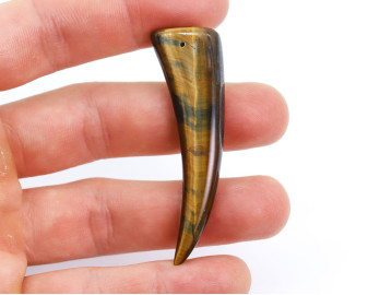 Kieł z Sokolego i Tygrysiego Oka