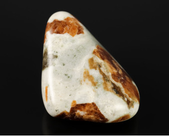 Granat w Wollastonicie 