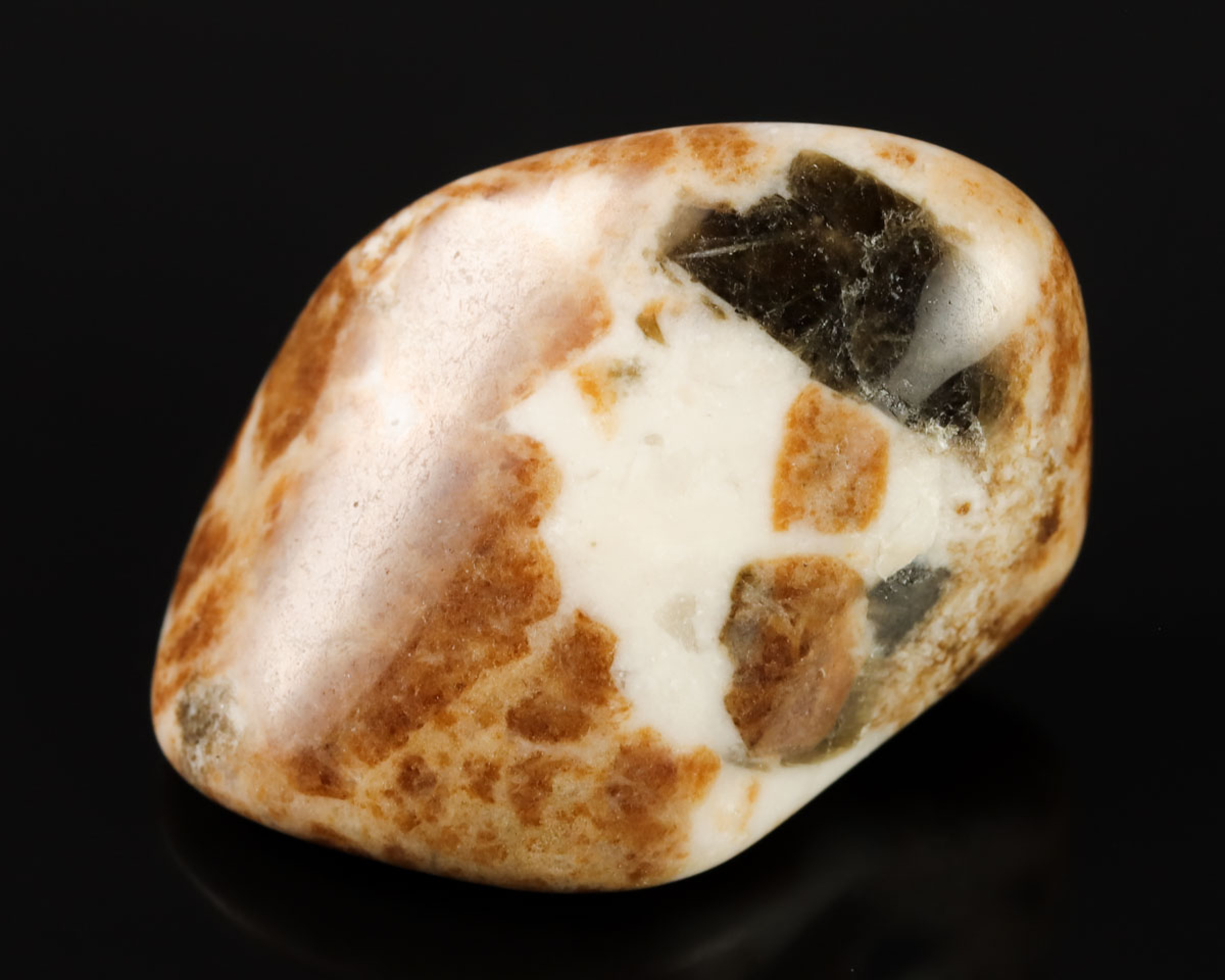 Granat w Wollastonicie 