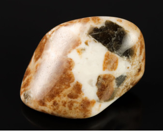 Granat w Wollastonicie 