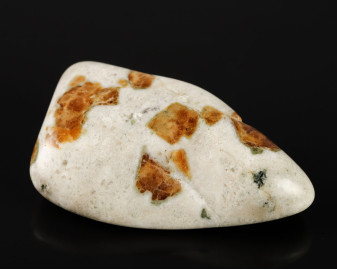 Granat w Wollastonicie 