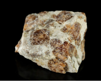 Granat w Wollastonicie 