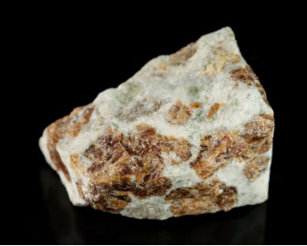 Granat w Wollastonicie 