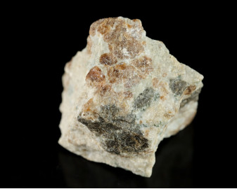 Granat w Wollastonicie 