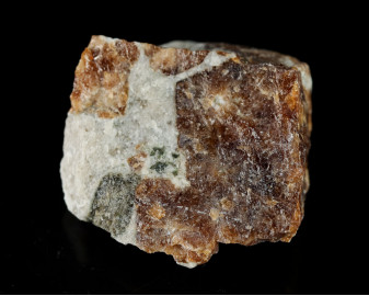 Granat w Wollastonicie 