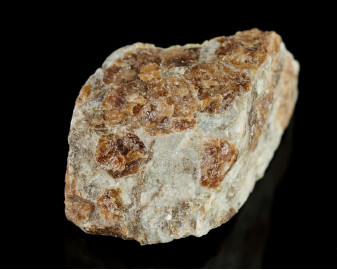 Granat w Wollastonicie 