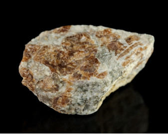 Granat w Wollastonicie 