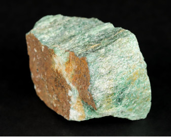 Awenturyn z fuchsytem