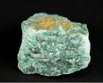 Awenturyn z fuchsytem