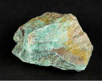 Awenturyn z fuchsytem