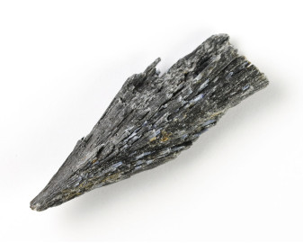 Kyanit czarny