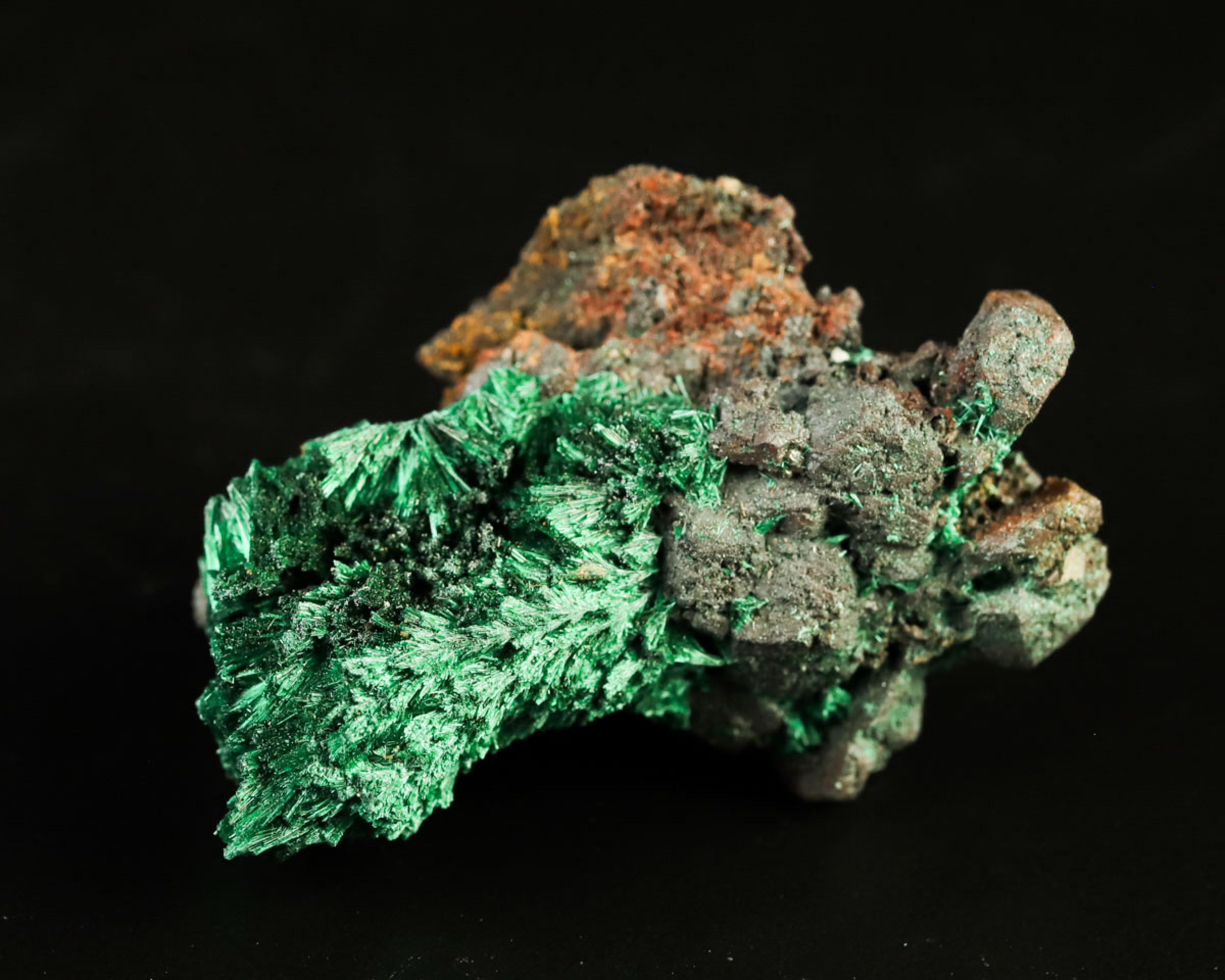 Malachit włóknisty