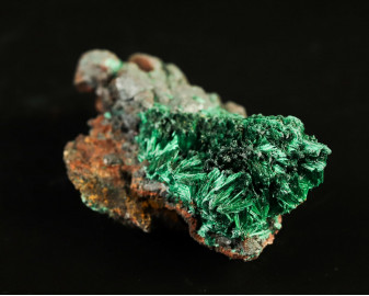 Malachit włóknisty