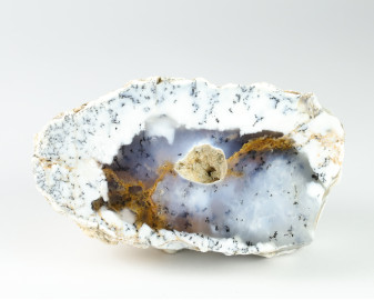 Opal dendrytowy (merlinit)